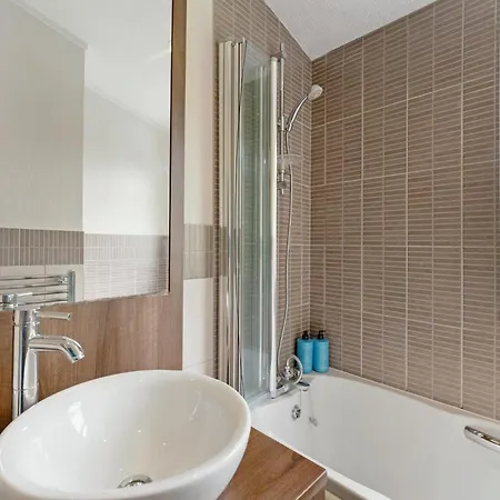 3 Bed In Oc-lr201 * باسنثوايت